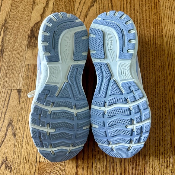 Brooks Ghost 15 women's running shoes in the Snow White, Blush, and Cosmic Sky - Picture 4 of 4